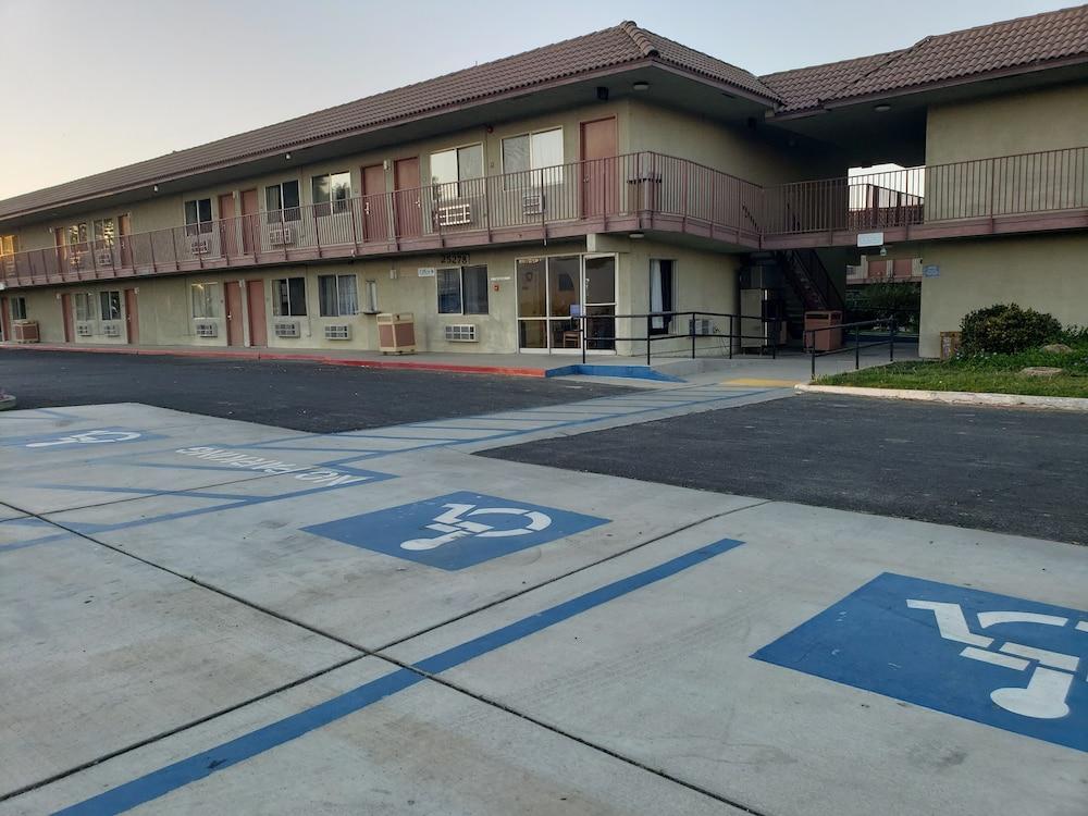 Baymont By Wyndham Coalinga Villa Exterior foto
