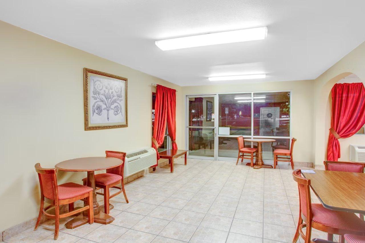 Baymont By Wyndham Coalinga Villa Exterior foto