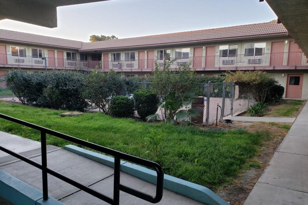Baymont By Wyndham Coalinga Villa Exterior foto