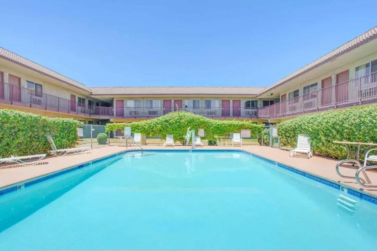 Baymont By Wyndham Coalinga Villa Exterior foto